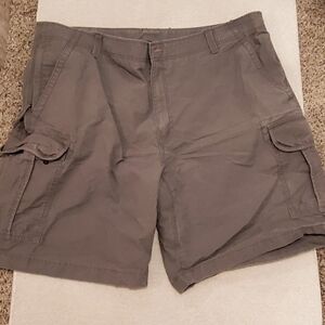 L.L.BEAN NATURAL FIT. MENS SHORTS. SZ 44W. CARGO